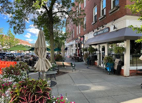 new-hampshire/hanover/landmark/walt-and-ernie-s-barbershop