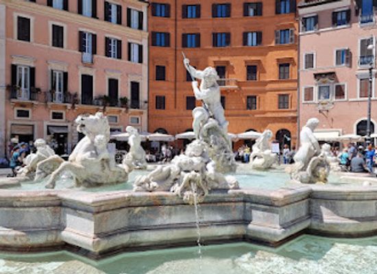 italy/rome/piazza-navona/landmark/stadium-of-domitian