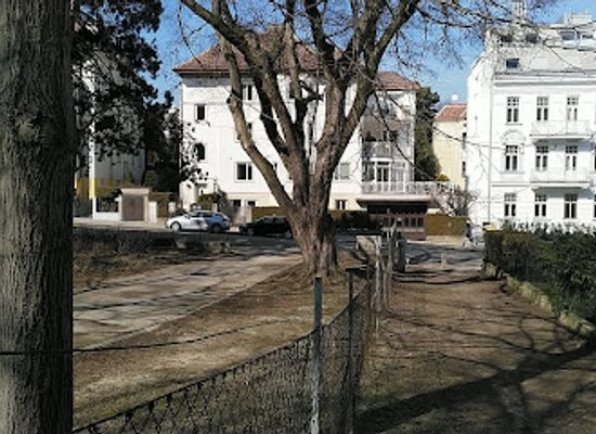 austria/vienna/hernals/landmark/fuchu-park