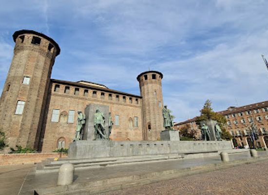 italy/turin/landmark/monumento-a-emanuele-filiberto-duca-d-aosta