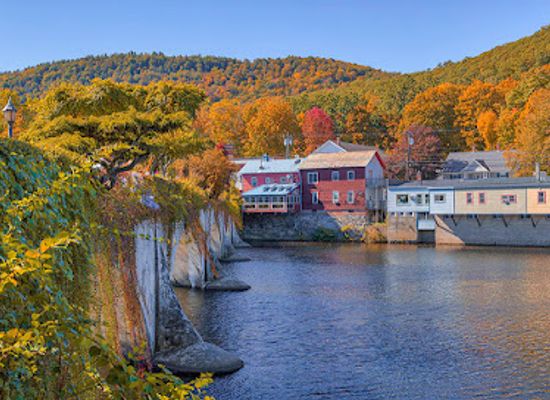 massachusetts/berkshires/landmark/bridge-of-flowers