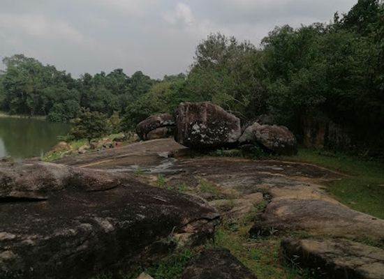 sri-lanka/ampara-district/landmark/deegawapi-raja-maha-vihara