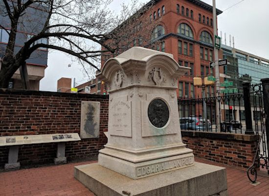 maryland/baltimore/landmark/edgar-allan-poe-s-grave