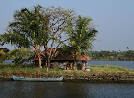 india/kerala-backwaters/landmark/kadamakkudy-islands-view-point