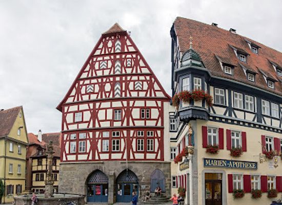 germany/franconia/landmark/st-george-fountain
