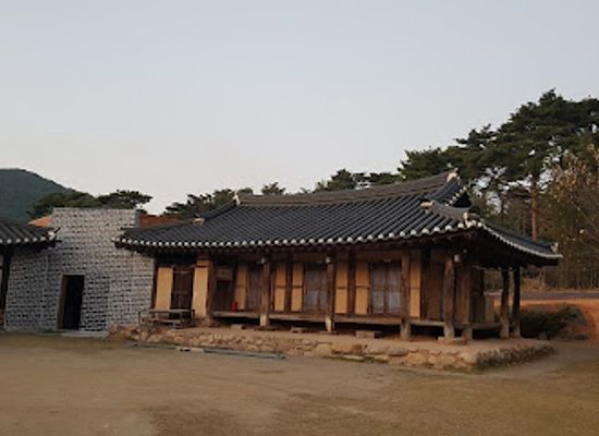 south-korea/gwandong-region/landmark/go-won-hee-s-house