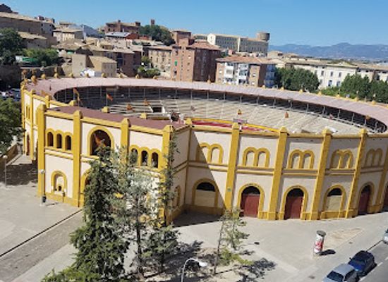 spain/huesca/landmark/plaza-de-toros-de-huesca
