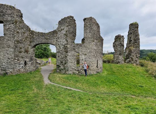 united-kingdom/carmarthenshire/landmark/newcastle-emlyn-castle