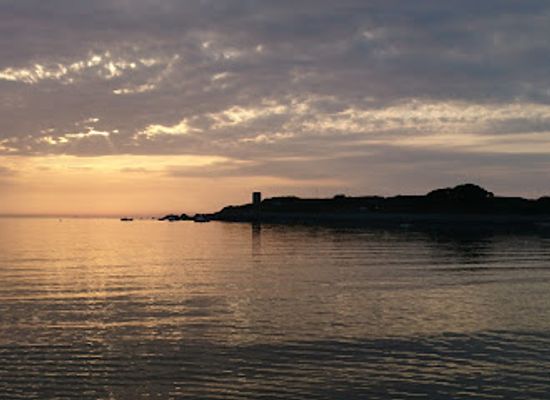 guernsey/l-ancresse-bay/landmark/la-varde-dolmen