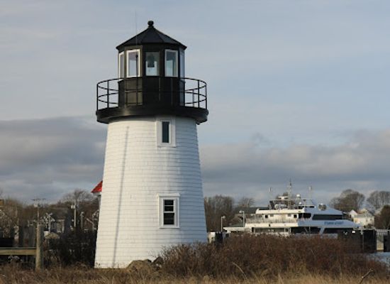 massachusetts/cape-cod/landmark/hyannis-harbor-light