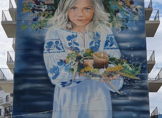 ukraine/dnieper-ukraine/landmark/mural-ukrayinochka