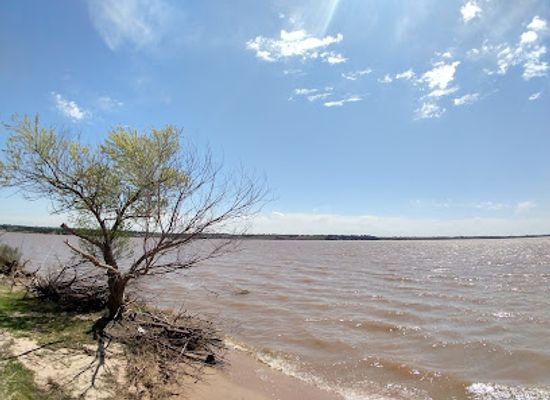 oklahoma/great-salt-plains-state-park/landmark/salt-plains-national-wildlife-refuge-admin-building-and-visitor-contact-station