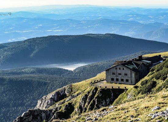 austria/mount-schneeberg/landmark/gipfelkreuz-waxriegel