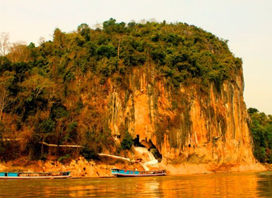 laos/plain-of-jars/landmark/pak-ou-caves