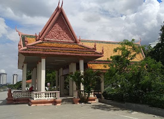 cambodia/phnom-penh/landmark/sisowath-riverside-park