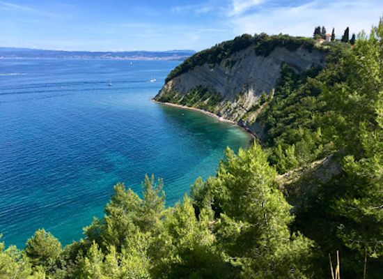 slovenia/izola/landmark/dubrava-beach