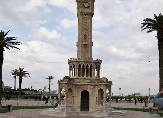 turkiye/izmir/konak/landmark/piazza-konak-a-izmir
