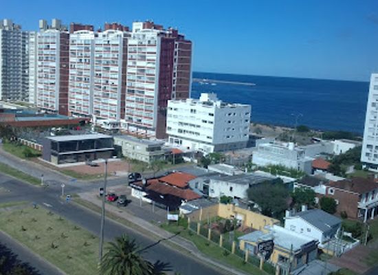 uruguay/punta-del-este/landmark/leonardo-etxea