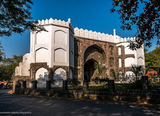 india/aurangabad/landmark/rangeen-gate-rangeen-darwaza-aurangabad
