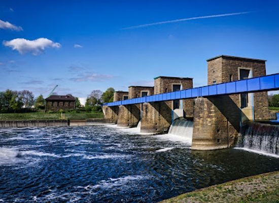 germany/ruhr/landmark/ruhrwehr-duisburg