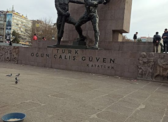 turkiye/ankara/landmark/ataturk-turk-ogun-calis-guven-monument