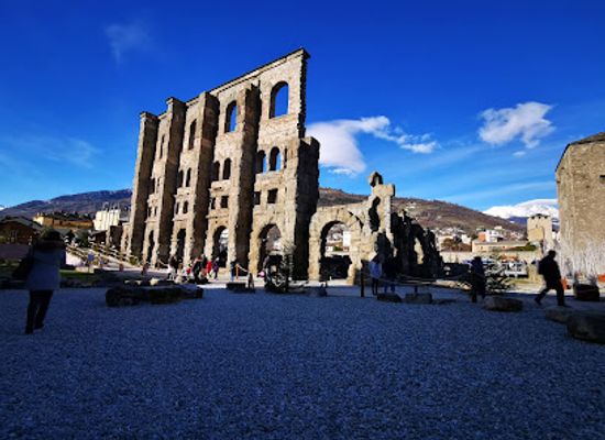 italy/valle-d-aosta/landmark/croix-de-ville