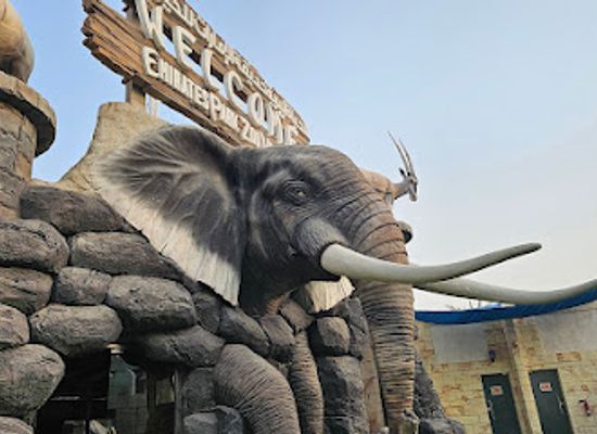 united-arab-emirates/abu-dhabi-region/landmark/emirates-park-zoo-and-resort