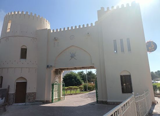 oman/nizwa/landmark/falaj-daris-park
