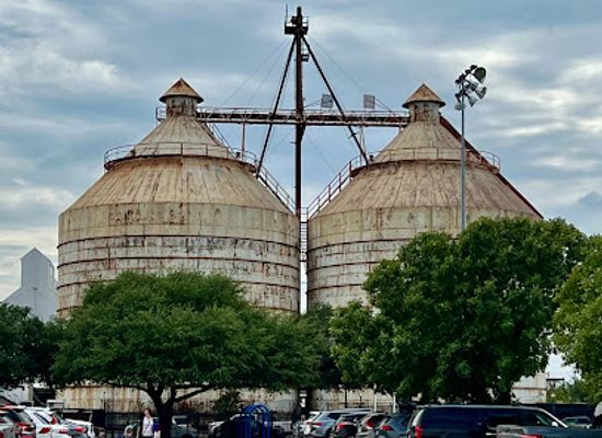 texas/waco/landmark/silos-at-magnolia