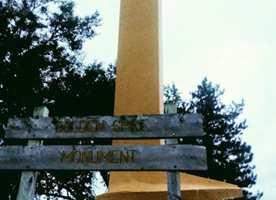 nebraska/omaha/landmark/golden-spike-monument