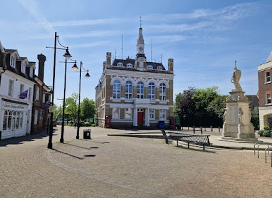 united-kingdom/surrey/landmark/staines-war-memorial
