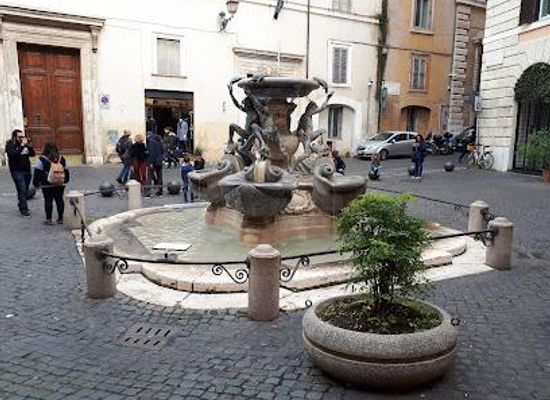 vatican-city/vatican-gardens/landmark/piazza-mattei