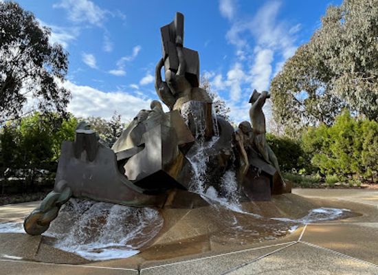 australia/canberra/landmark/royal-australian-navy-memorial