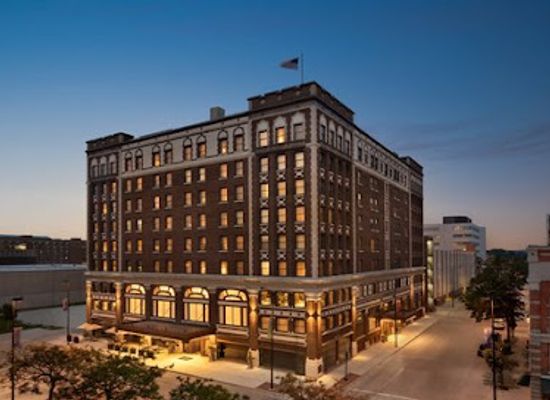 wisconsin/green-bay/landmark/hotel-northland-autograph-collection