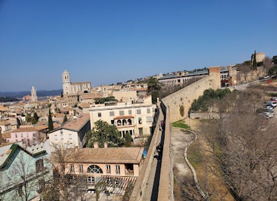 spain/girona/el-mercadal/landmark/muralles-de-girona