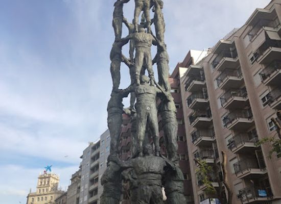 spain/tarragona/landmark/monument-to-the-castellers