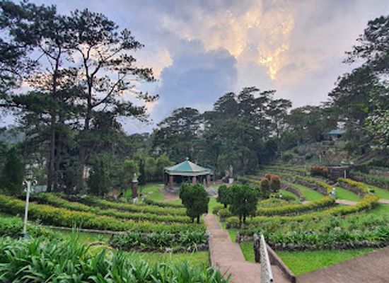 philippines/baguio/landmark/camp-john-hay-picnic-area