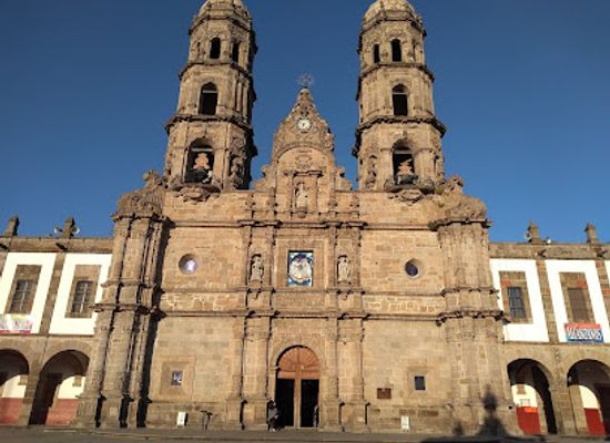 mexico/guadalajara/zapopan-centro/landmark/plaza-de-las-americas-john-paul-ii