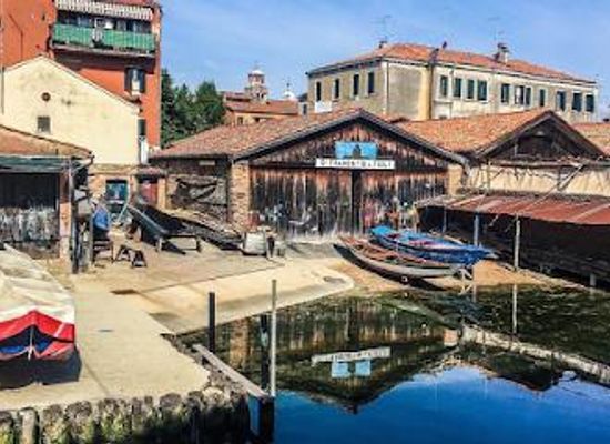 italy/venice/landmark/squero-domenico-tramontin-e-figli