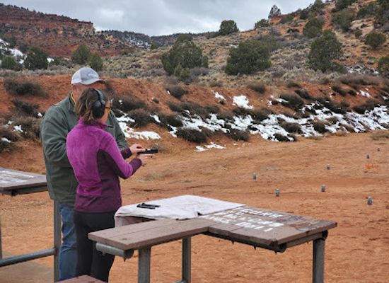 utah/kanab/landmark/kanab-shooting-adventure