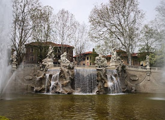 italy/turin/san-salvario/landmark/fontana-dei-12-mesi