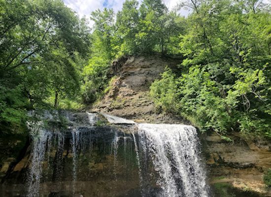wisconsin/glacial-lake-wisconsin/landmark/wilke-glen-and-cascade-falls