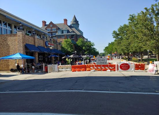 illinois/arlington-heights/landmark/hey-nonny-live-music-local-kitchen