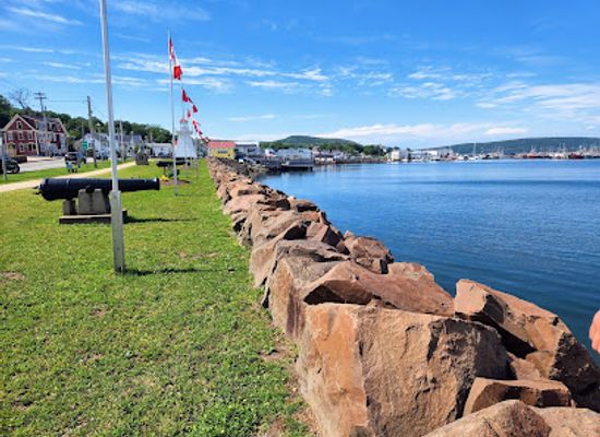 canada/maritimes/landmark/digby-pier-lighthouse