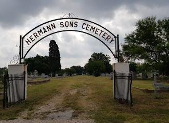 texas/new-braunfels/landmark/historic-city-cemeteries