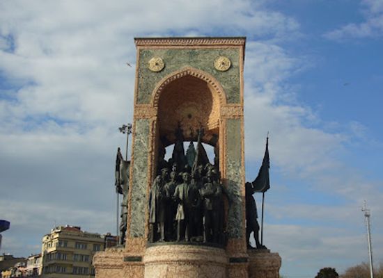 turkiye/istanbul/taksim/landmark/taksim-meydan
