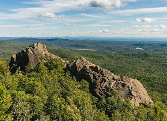 canada/saguenay-lac-saint-jean/landmark/parc-national-des-monts-valin