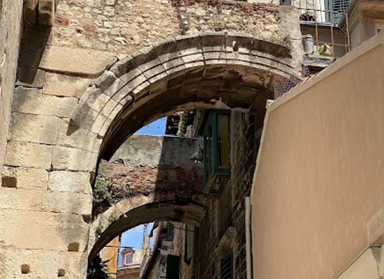 croatia/split/landmark/the-iron-gate-palace-marker