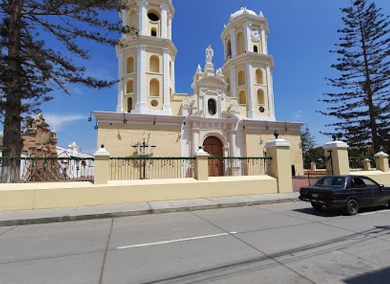 peru/lambayeque/landmark/catedral-historica-y-parroquia-san-pedro-diocesis-de-chiclayo