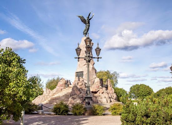 estonia/tallinn/kadriorg/landmark/rusalka-memorial